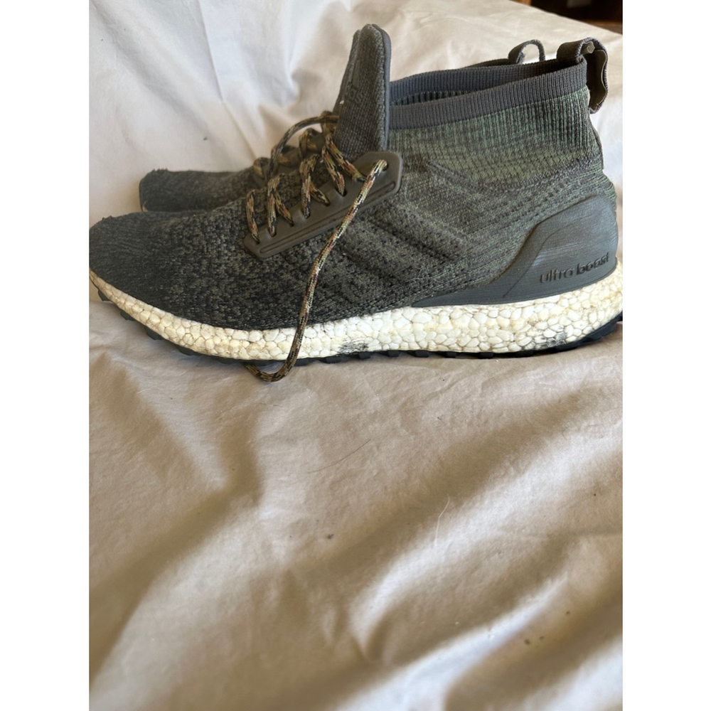 Adidas UltraBoost Mens Shoes Size 11 Low Tops Green, Black with Camouflage Laces